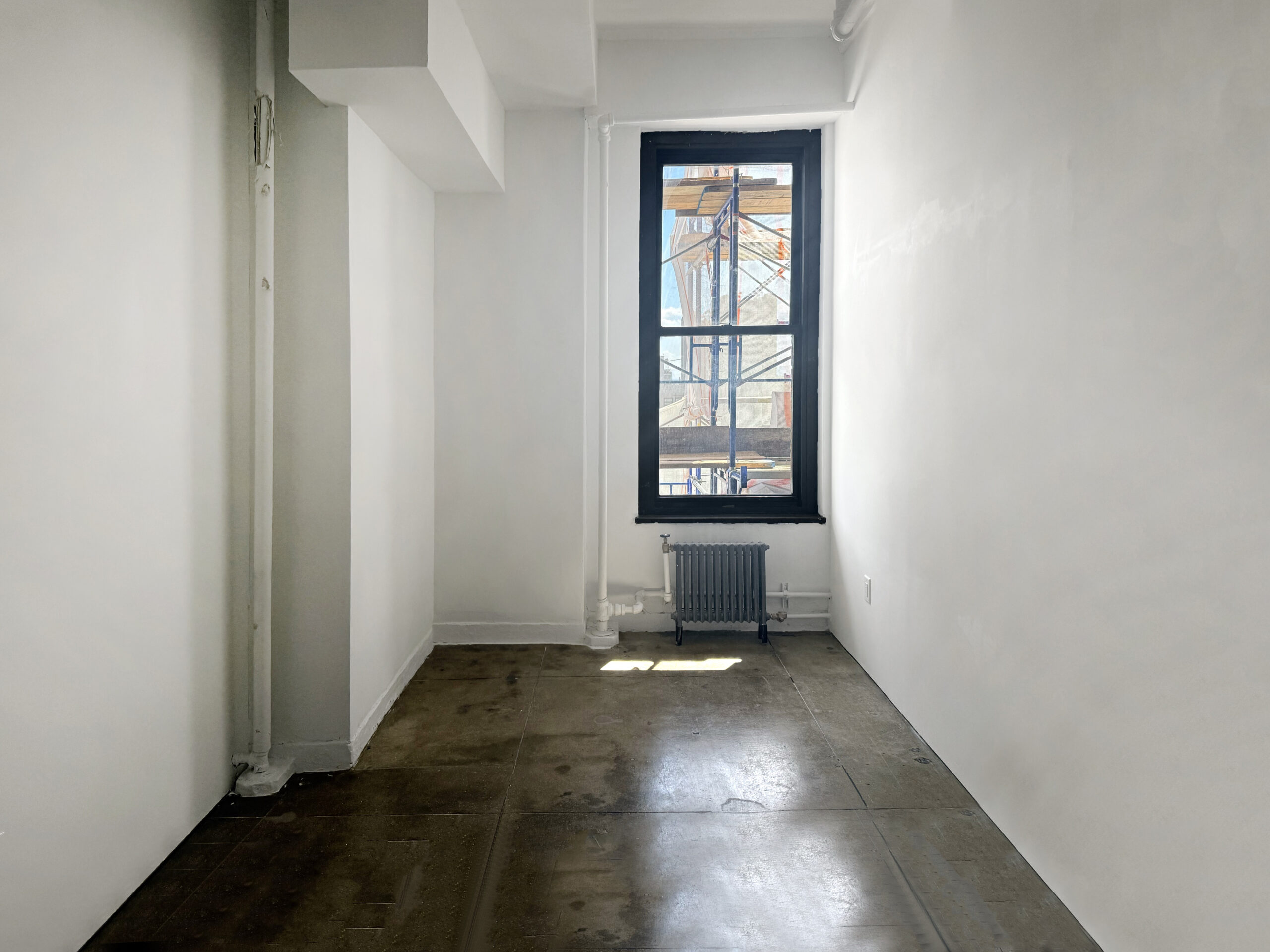 STUDIO 2425 : CREATE IN THE HEART OF MIDTOWN MANHATTAN ARTIST STUDIO