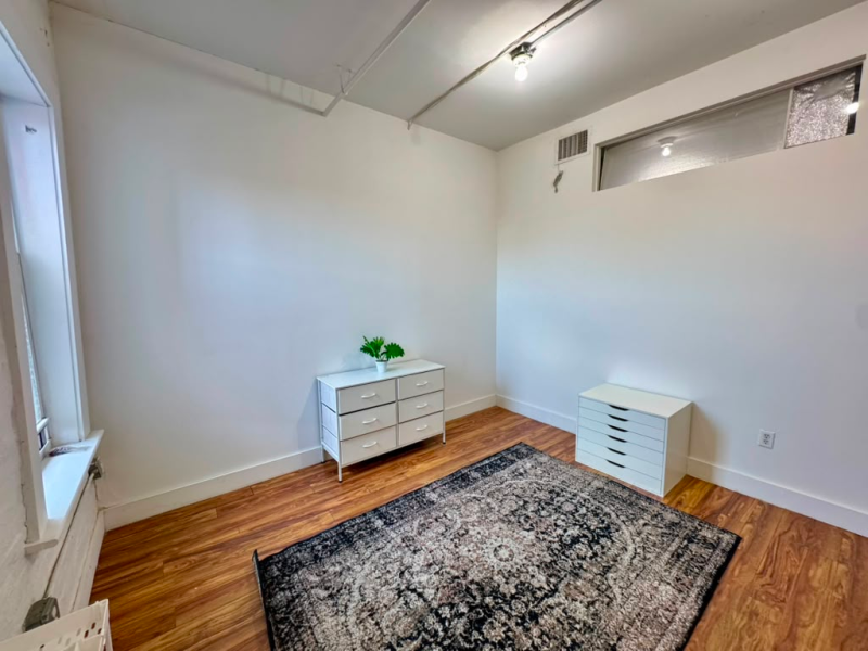 ART STUDIO/Office with WINDOW (252J #229)