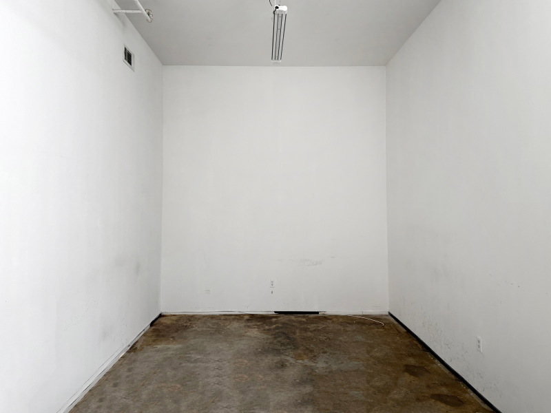 STUDIO 256: A CLEAN BRIGHT ARTIST STUDIO BUILT FOR SERIOUS ARTWORK L Train Ridgewood