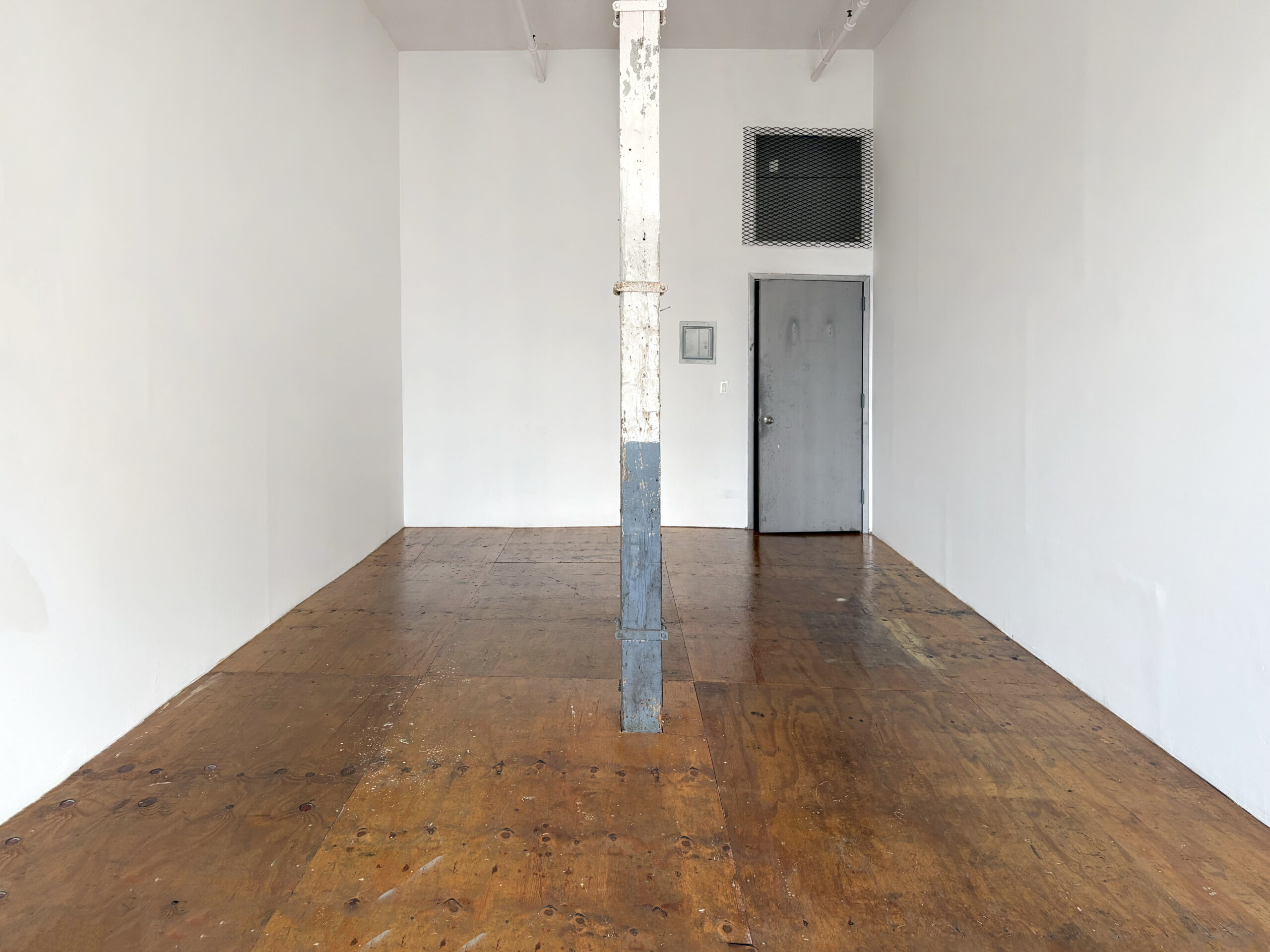 STUDIO 401: ROOM TO PAINT. ROOM TO THINK. ROOM TO GROW. ARTIST STUDIO