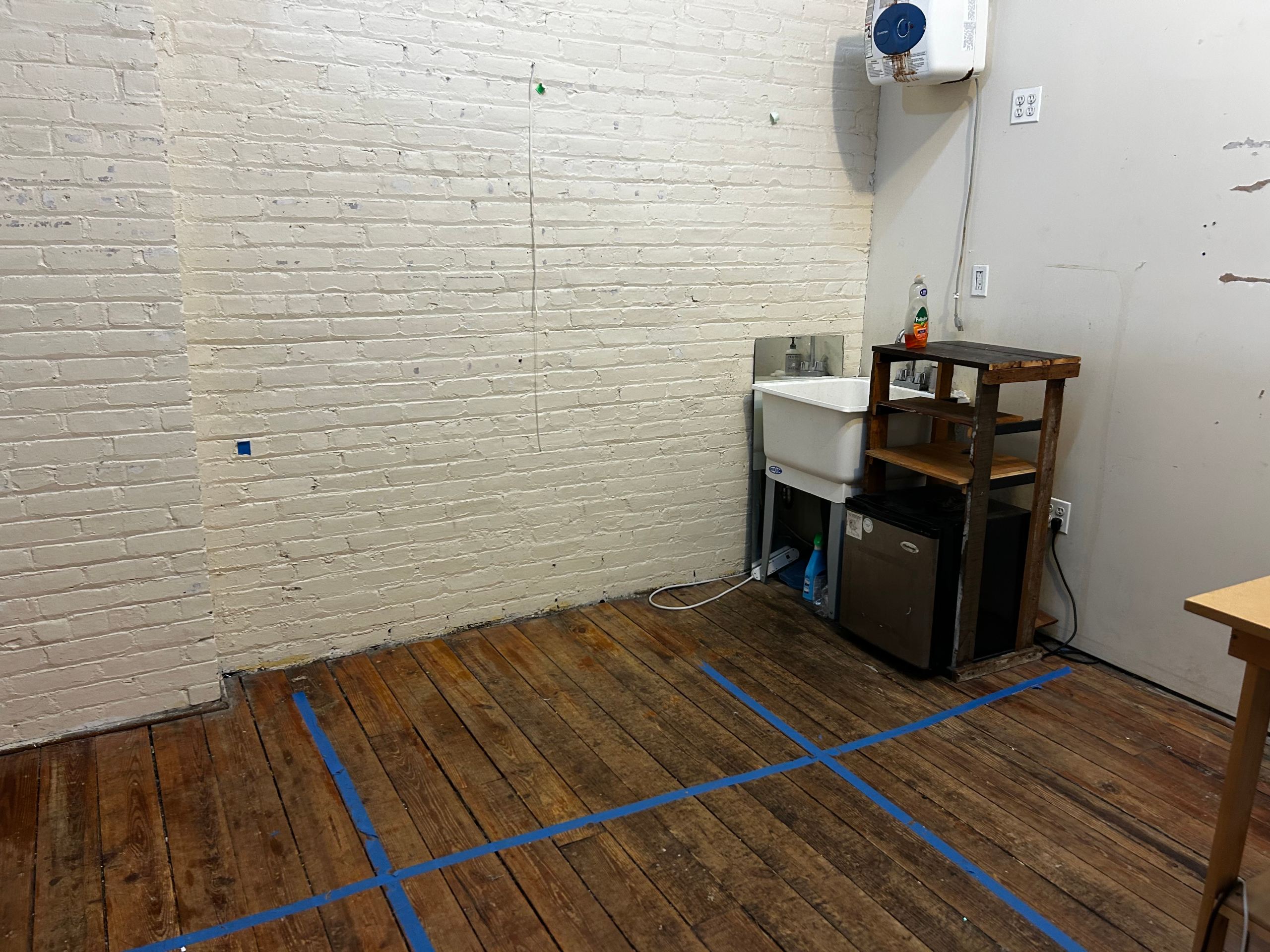 Desk Spaces or Coop Membership in 600 ft.² Industrial Sewing Co-Op