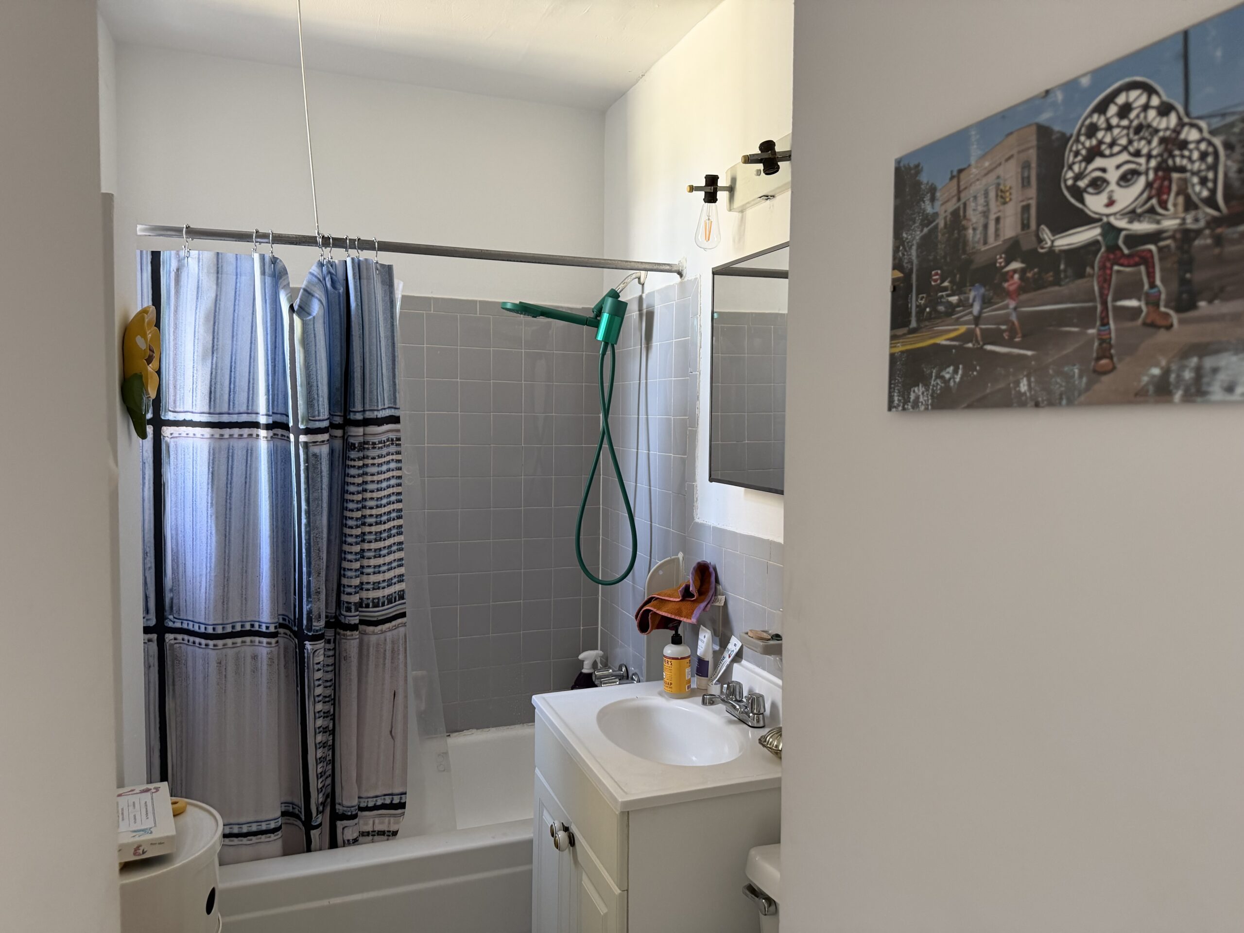 Furnished 2BR in Harlem, October through December $2,500/month