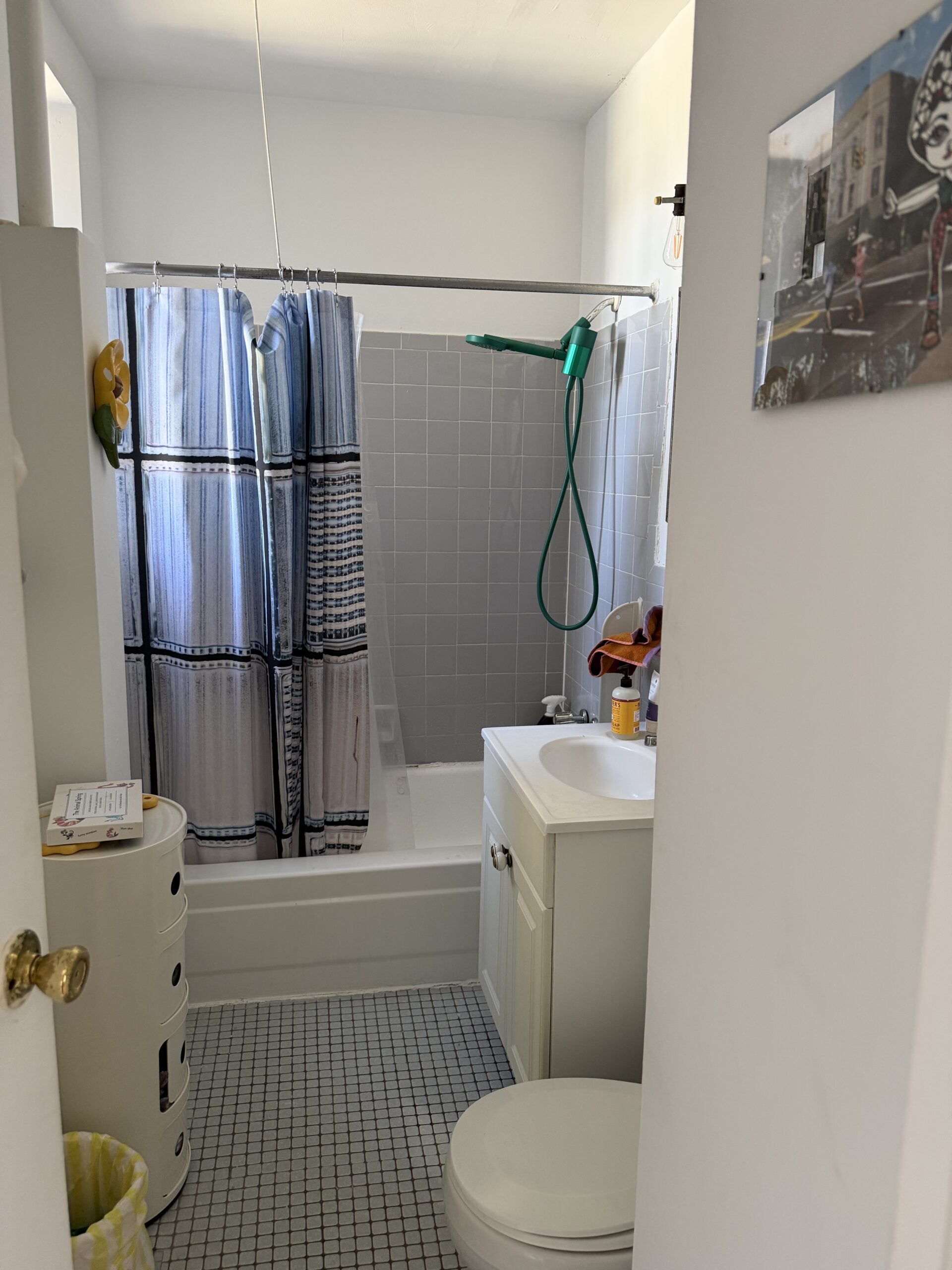 Furnished 2BR in Harlem, October through December $2,500/month