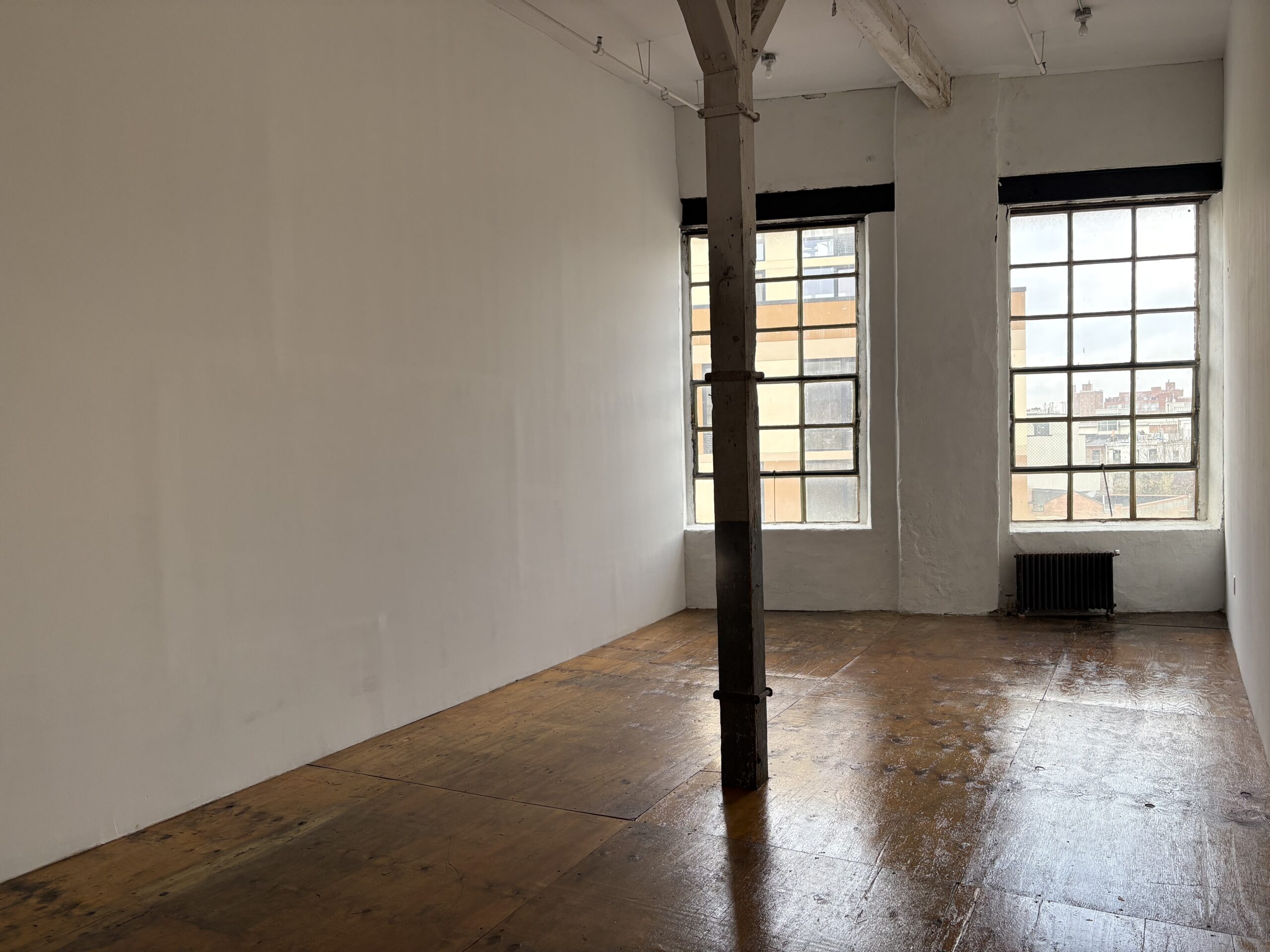 STUDIO 401: ROOM TO PAINT. ROOM TO THINK. ROOM TO GROW. ARTIST STUDIO