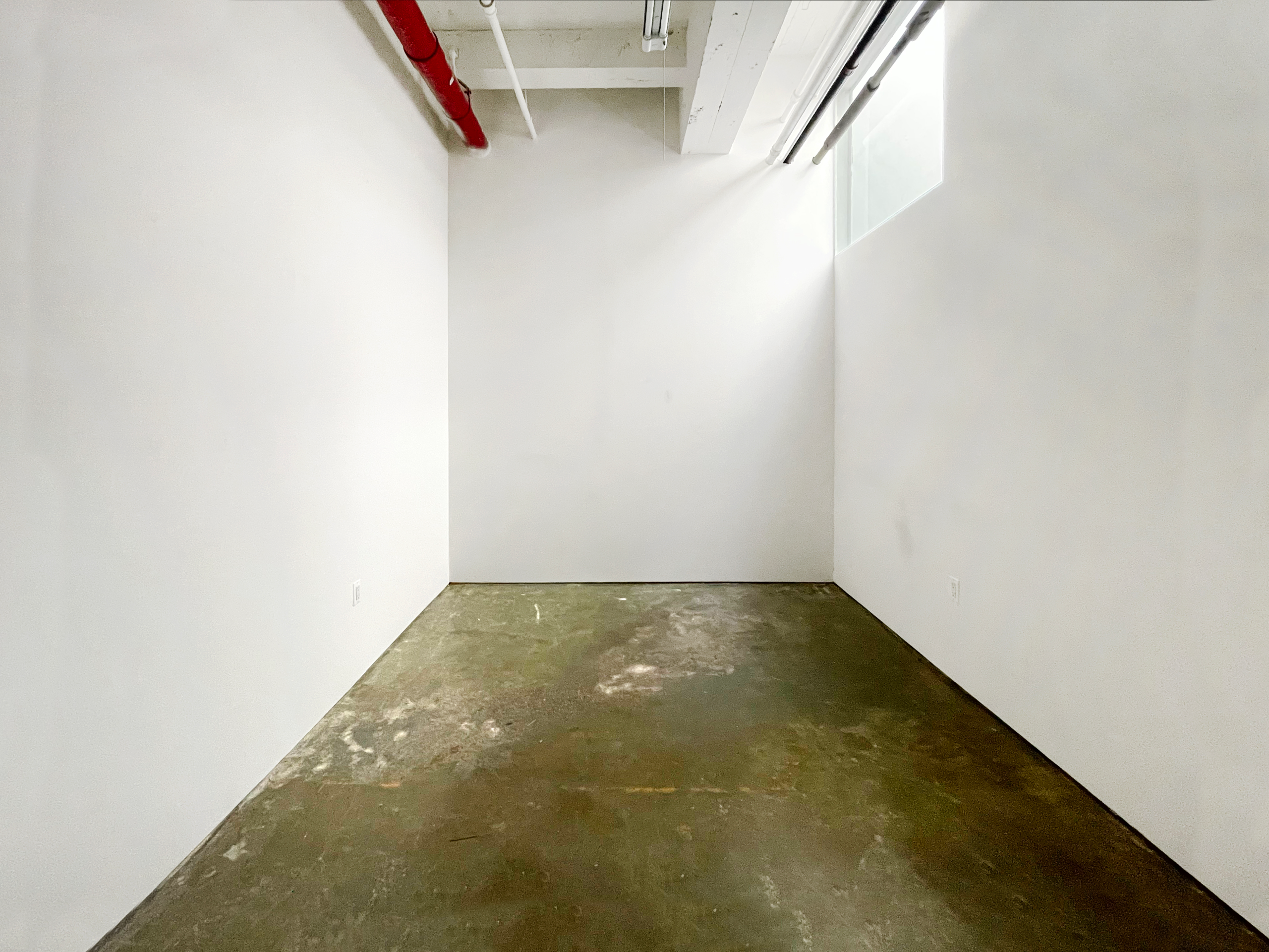 STUDIO 130: SPACIOUS PRIVATE STUDIO NEAR BUSHWICK L TRAIN