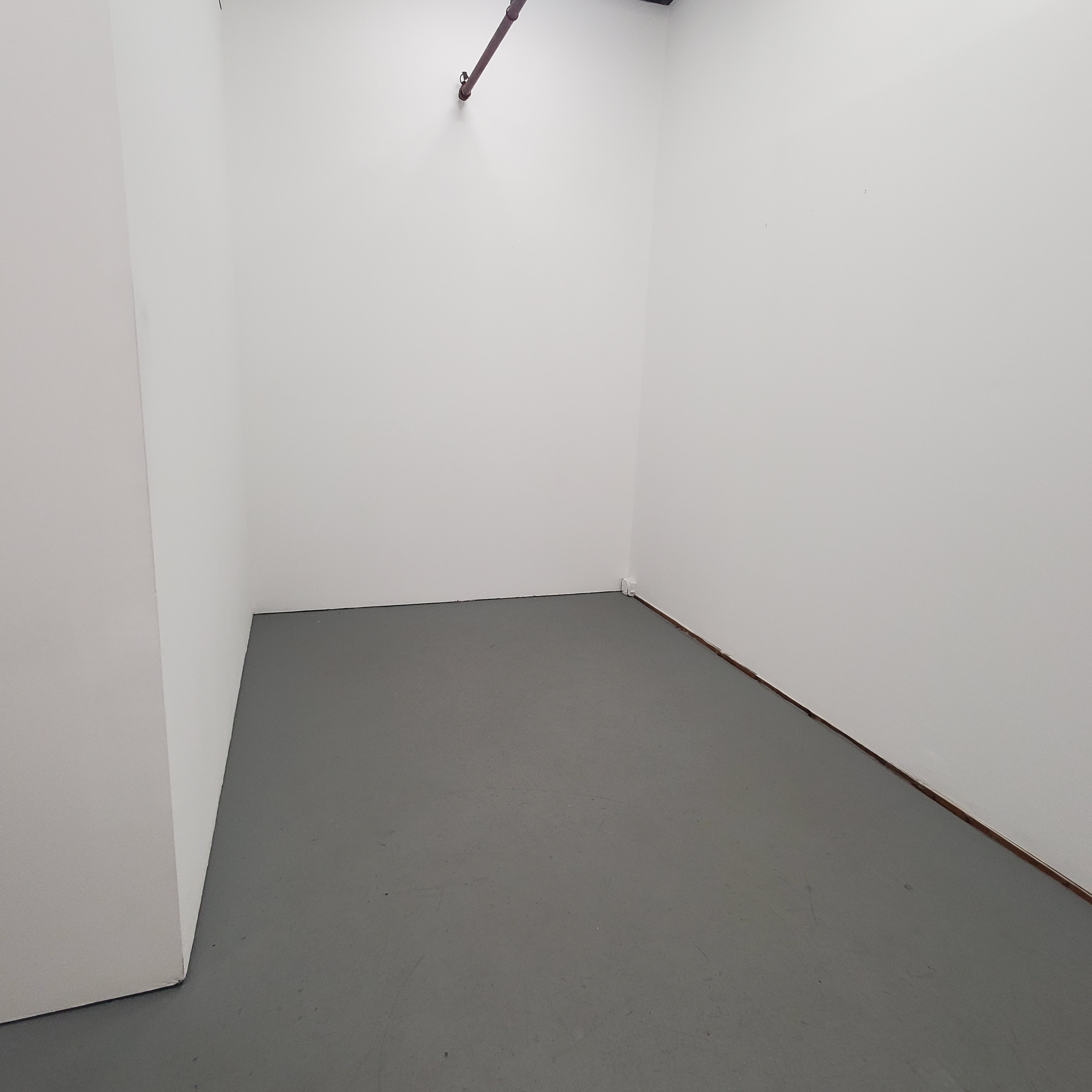 GREENPOINT / Private Studio w/ skylight - October 1st