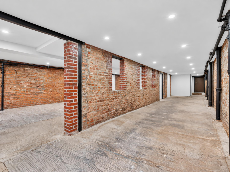 1,200 SF East Village Storefront / Gallery Space – $5,000/mo