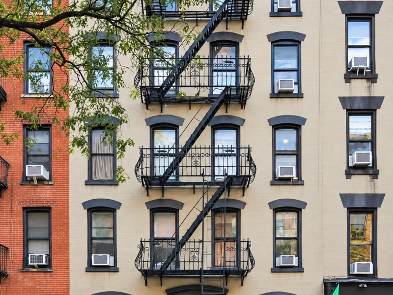 1,200 SF East Village Storefront / Gallery Space – $5,000/mo