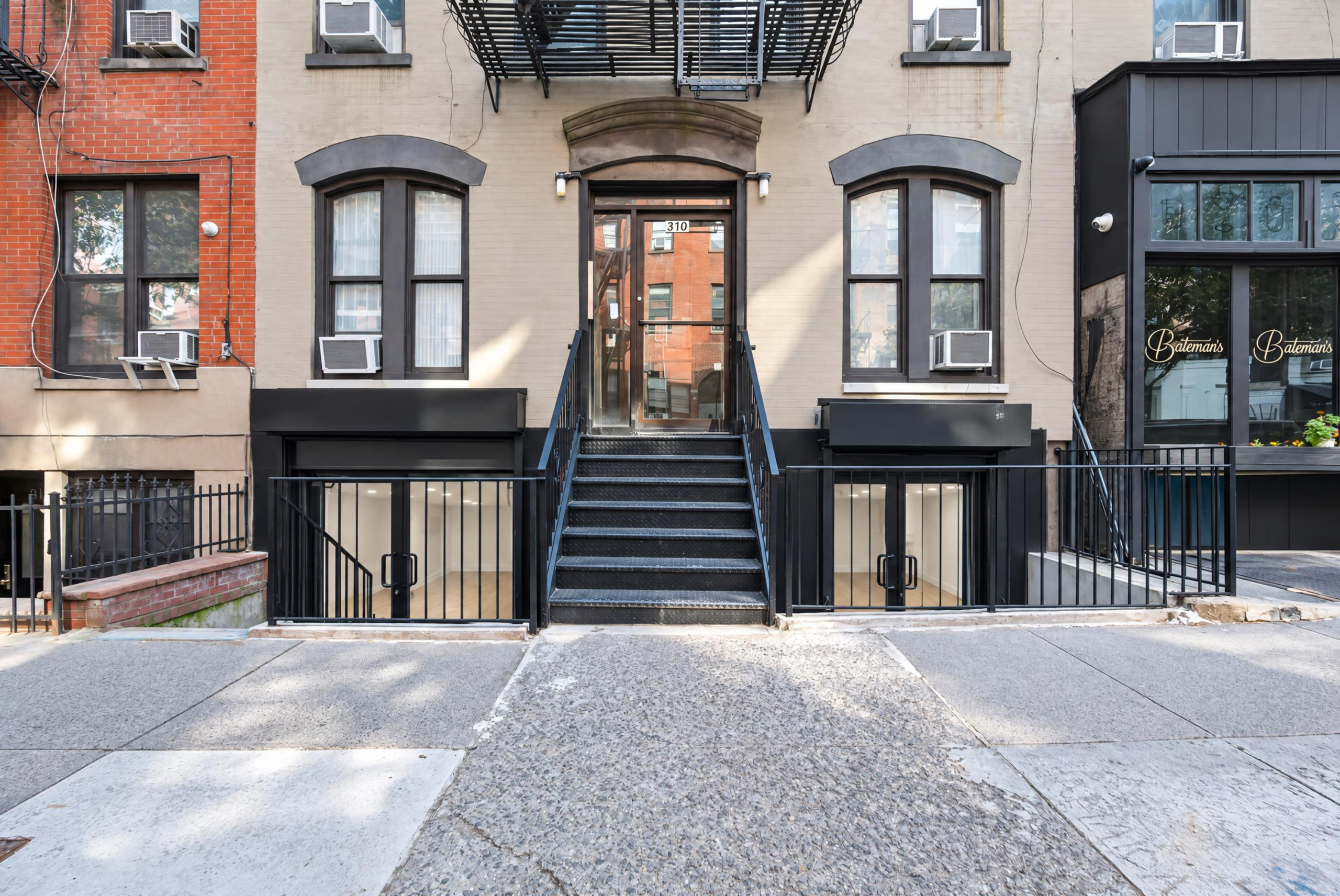 1,200 SF East Village Storefront / Gallery Space – $5,000/mo