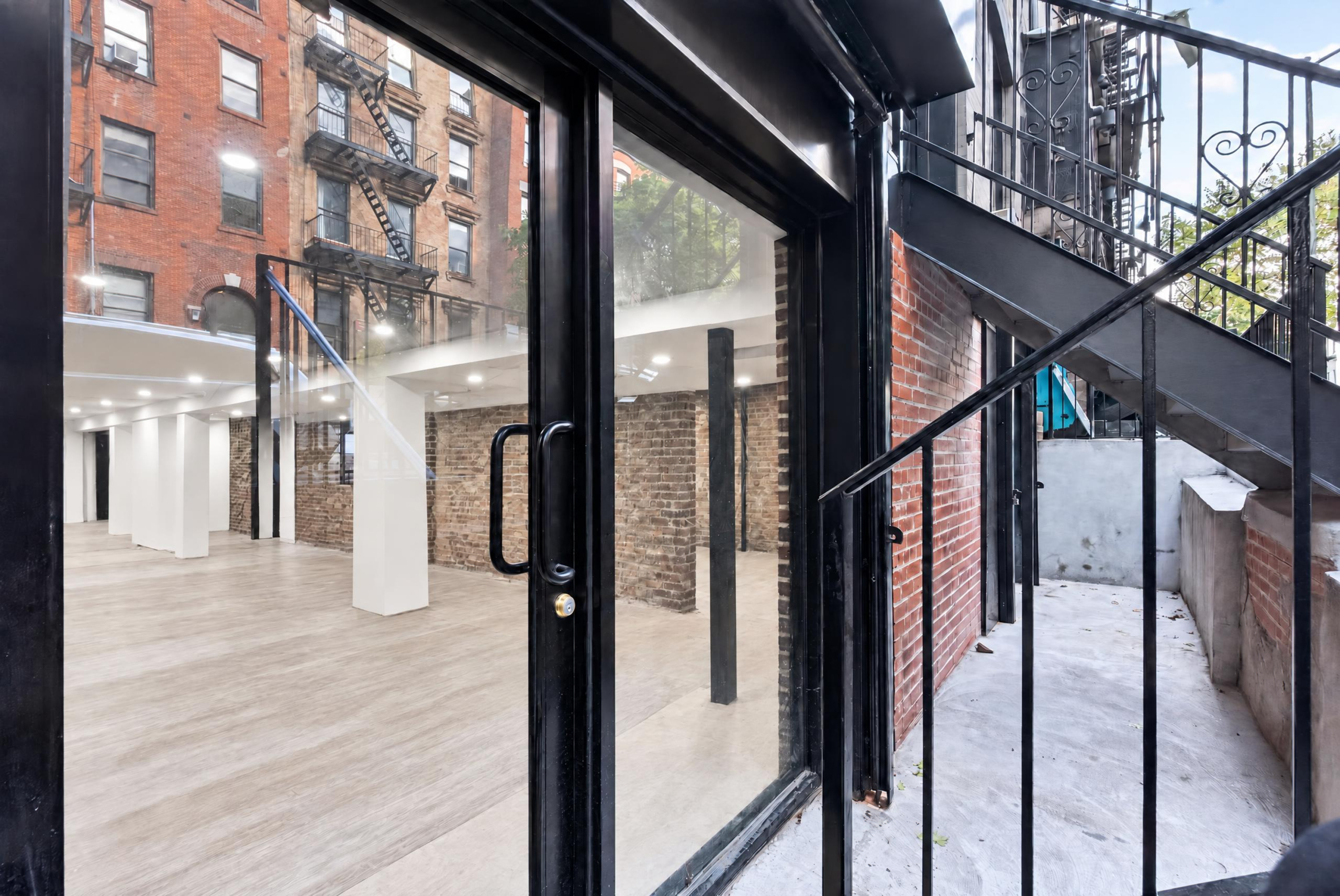 1,200 SF East Village Storefront / Gallery Space – $5,000/mo